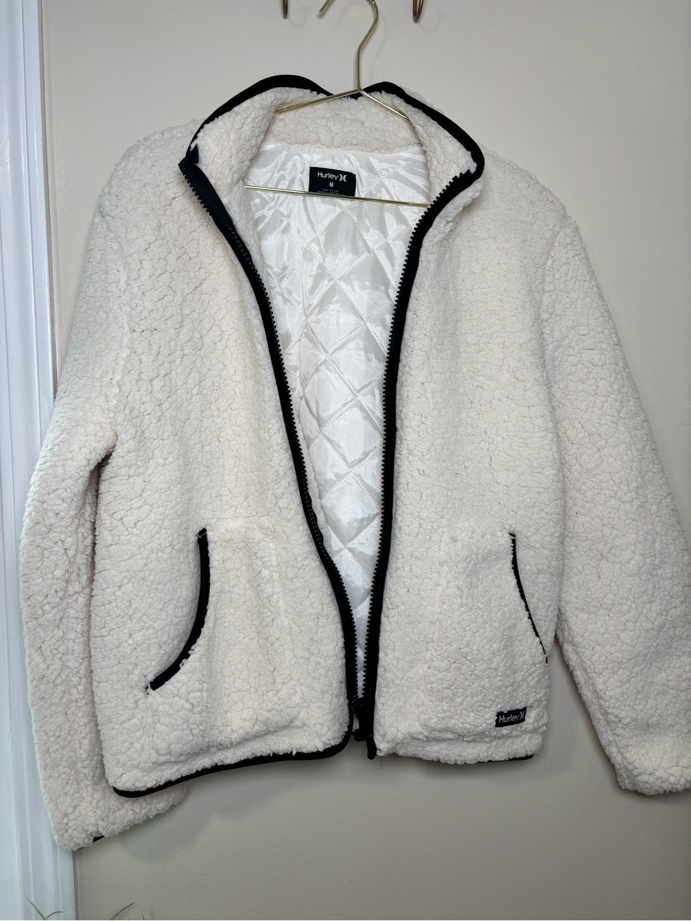 NWT Hurley Cabin Cozy Sherpa Jacket Cream Black Size M